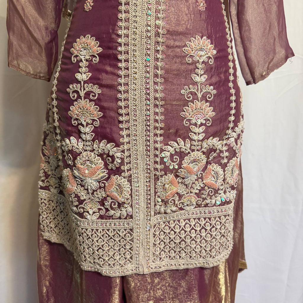 Patrywear palazzo three piece Suit. Color, purple fabric, fendy silk.